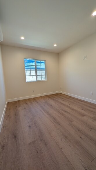 Building Photo - 16625 Osborne St