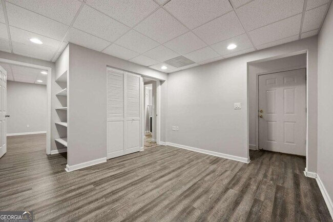 Building Photo - 10950 Kimball Crest Dr