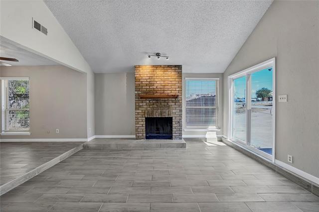 Building Photo - 9724 Summerwood Cir