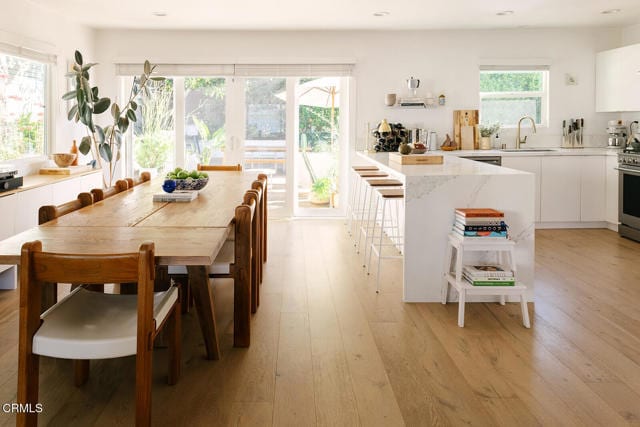 Building Photo - 906 Adelante Ave