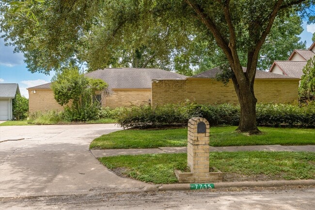 Building Photo - 7715 Brush Wood Dr