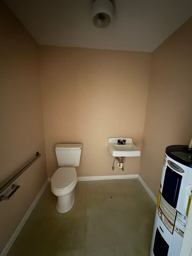 Building Photo - Commercial Space Downtown Shelby, NC