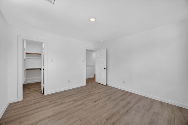 Building Photo - 8208 Sterlingshire St