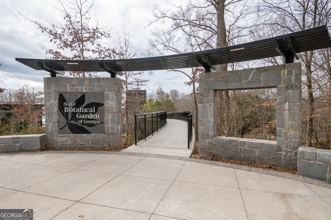 Building Photo - 175 Habersham Way