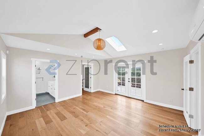 Building Photo - 5150 S Manhattan Pl
