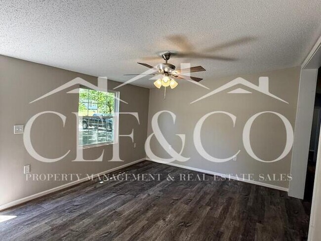 Building Photo - Large 4 bedroom 2 bathroom home now available in Cowpens!
