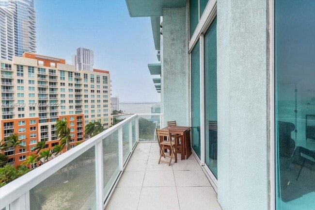 Building Photo - 1900 N Bayshore Dr