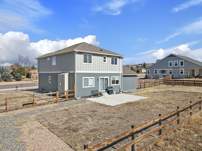 Building Photo - Modern Comfort Meets Mountain Beauty – 4-B...