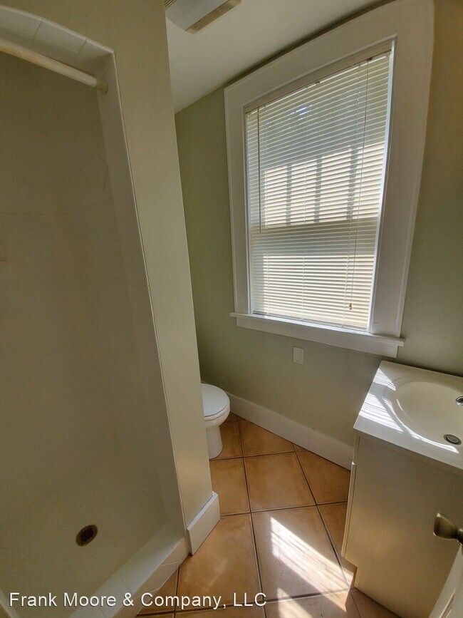 Building Photo - 2 br, 2 bath House - 1323 E. Duffy St