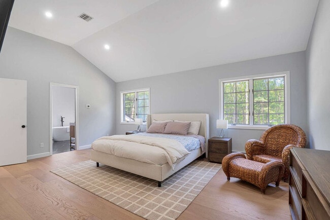 Building Photo - 1 Ginny Ct