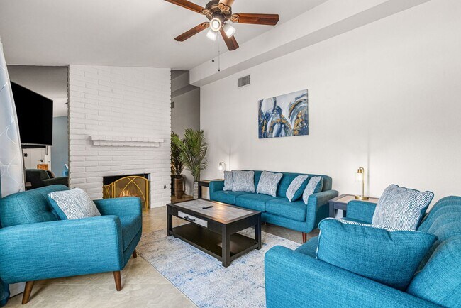 Building Photo - Sunnyside House with Pool in Palm Springs (Monthly Only - No Long Term)