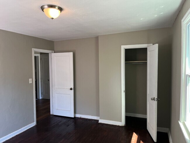 Building Photo - **ON HOLD**Total Electric 2 Bedroom / 1 Ba...