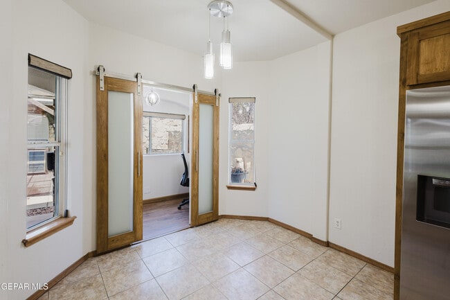 Building Photo - 3733 Tierra Campa Dr