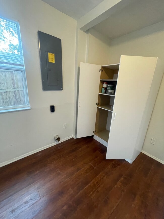 storage in laundry room - 6604 S Mascotte St