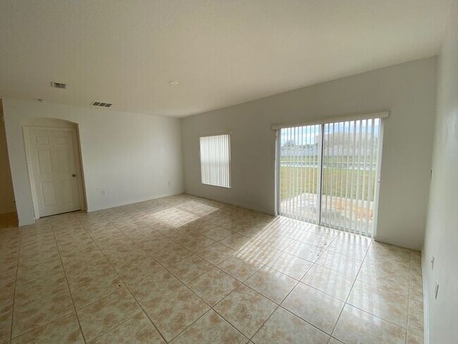 Building Photo - Bella Pointe-Yacht Club Drive Kissimmee, F...