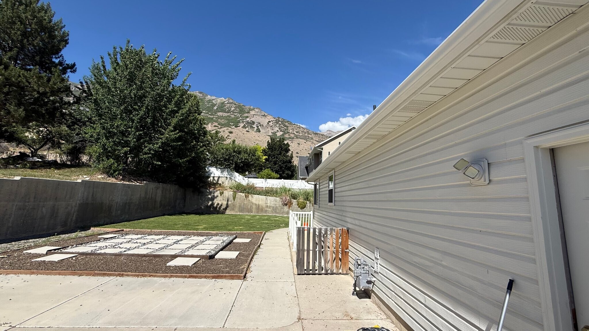 Building Photo - 1184 N 850 E