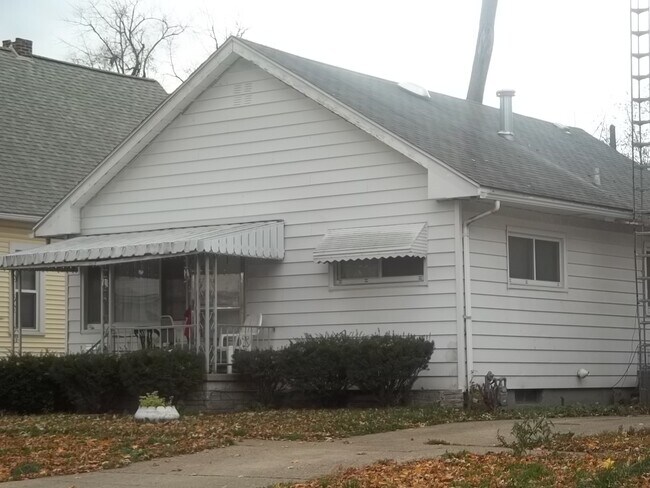 Primary Photo - Spacious 3 Bedroom Single Family Home -