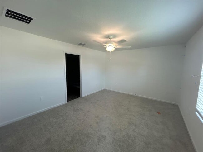 Building Photo - 3084 NE 38th St