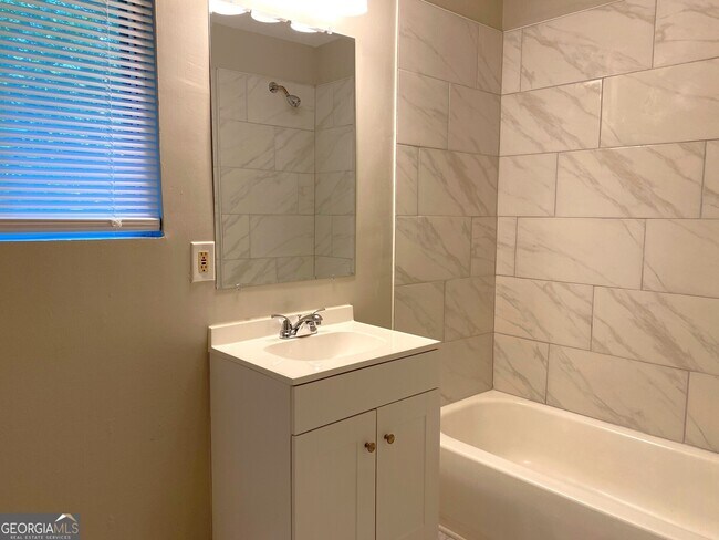 Building Photo - 2764 Riggs Dr