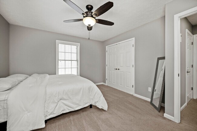 Building Photo - 4016 Kenesaw Dr