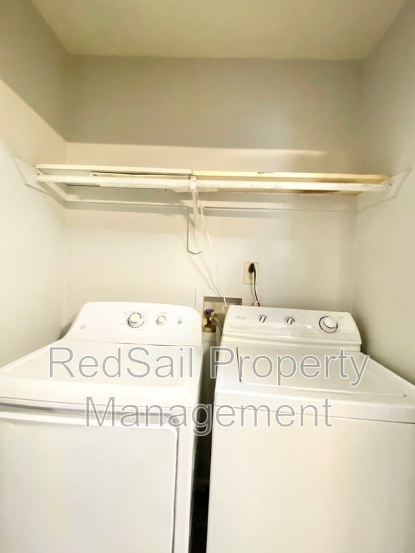 Building Photo - 5612 Picadilly Ln