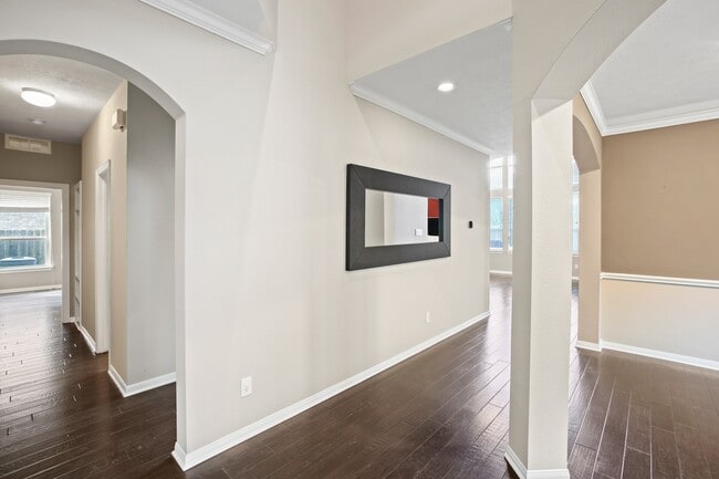 Building Photo - 1606 Sunderland Dr