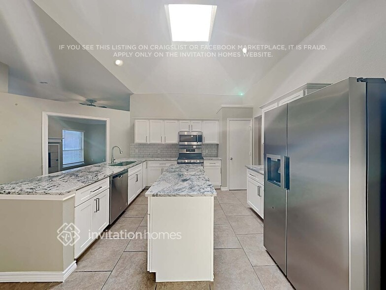 Building Photo - 501 Tumbleweed Dr