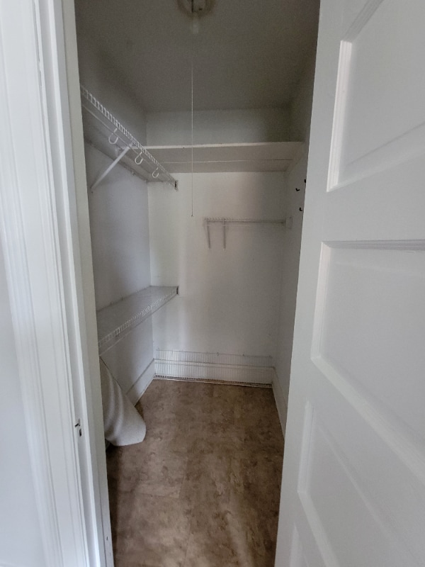 Building Photo - 701 W 8th St