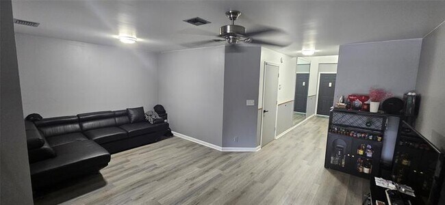 Building Photo - 2262 Discovery Cir W