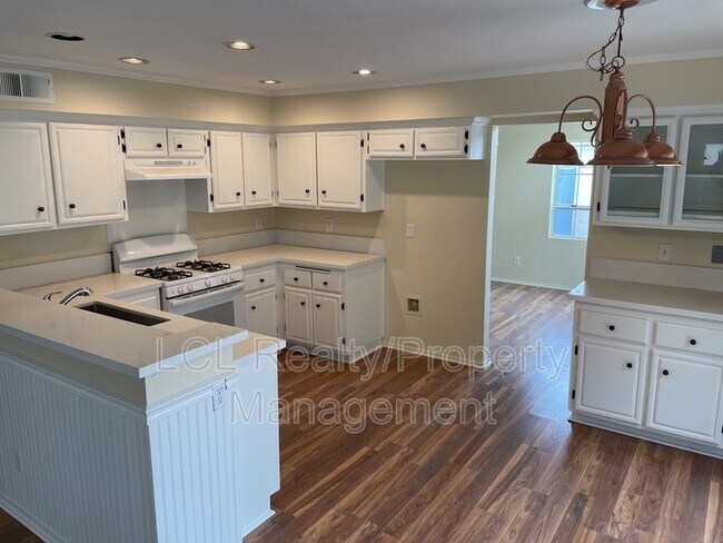 Building Photo - 30322 Marne Way