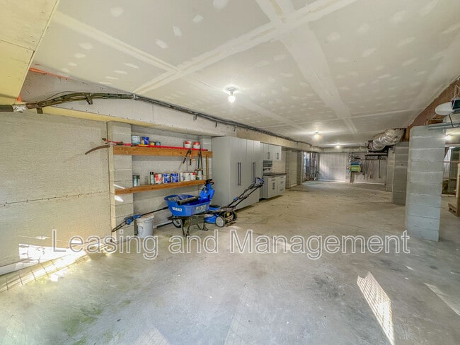 Building Photo - 744 Gate Post Dr