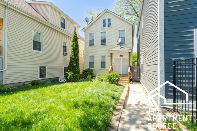 Building Photo - 2818 N Drake Ave