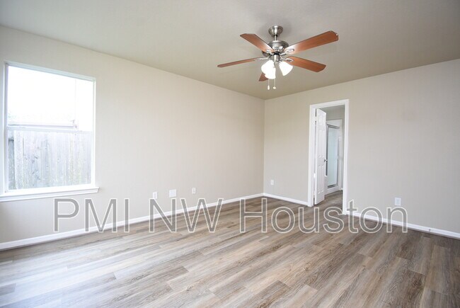 Building Photo - 26306 Hartwill Dr