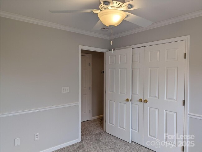 Building Photo - 1013 Muirfield Dr