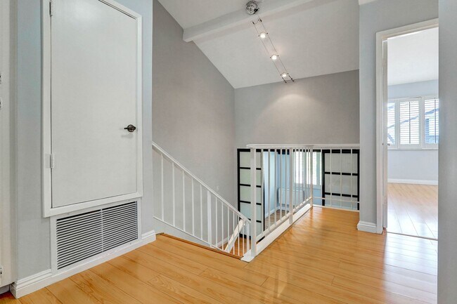 Building Photo - 19355 Sherman Way