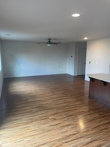 Building Photo - 13016 NE 115th St