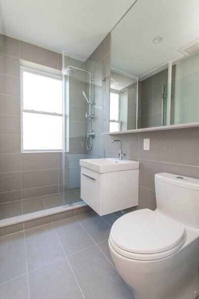 Building Photo - 110 Central St