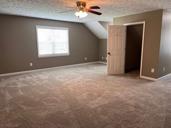 Building Photo - Avail NOW'n ROCK CREEK!