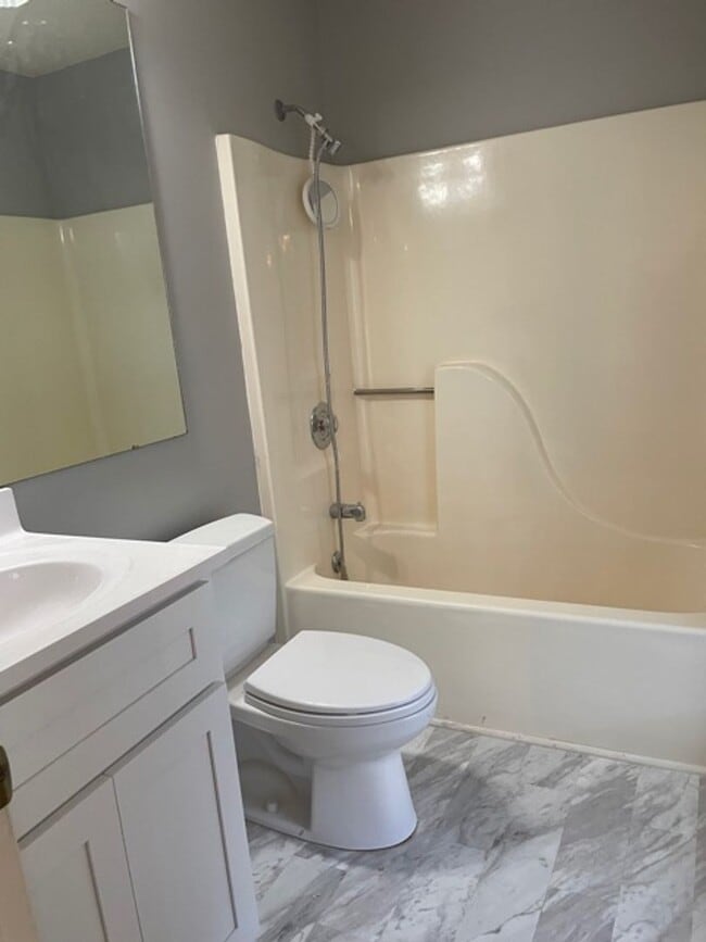 Building Photo - Charming home located in Heart of Wilmington