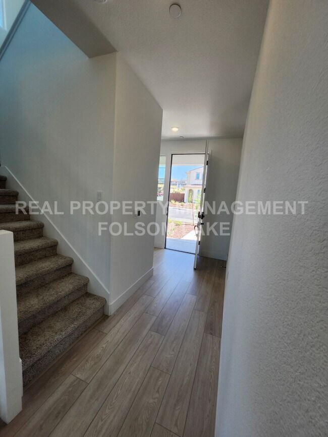 Building Photo - Coming Soon!! 3 Bedroom 2.5 bath corner lo...
