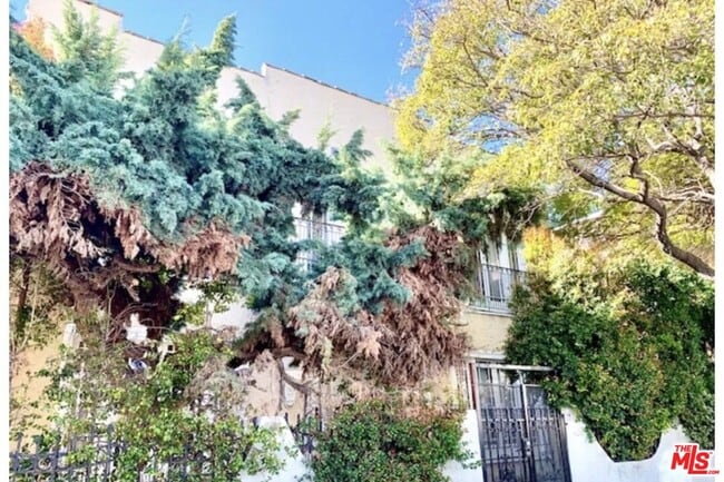 Building Photo - 1431 N Las Palmas Ave