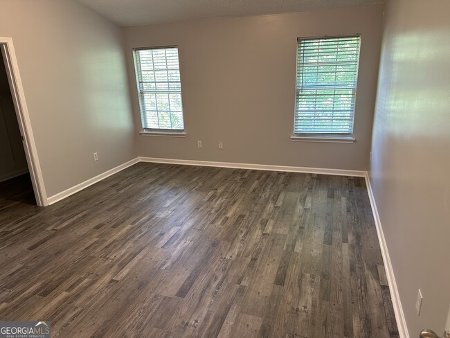 Building Photo - 139 Shenandoah Dr