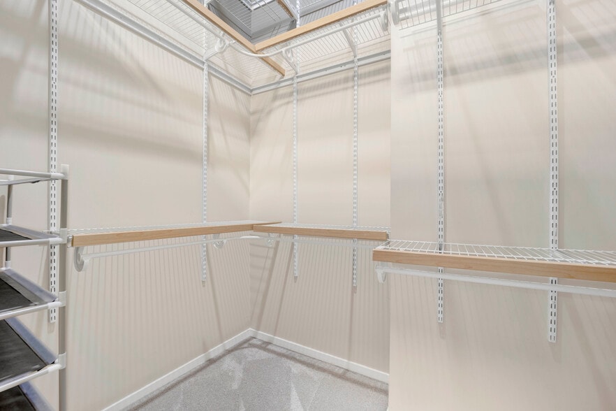 Building Photo - 1040 W Adams St