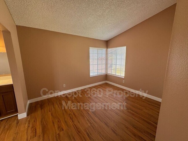 Building Photo - 770 W Almond St
