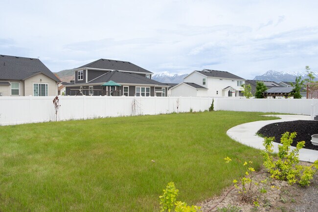 Building Photo - Modern Farmhouse Rambler – 7 Bed, 4 Bath –...