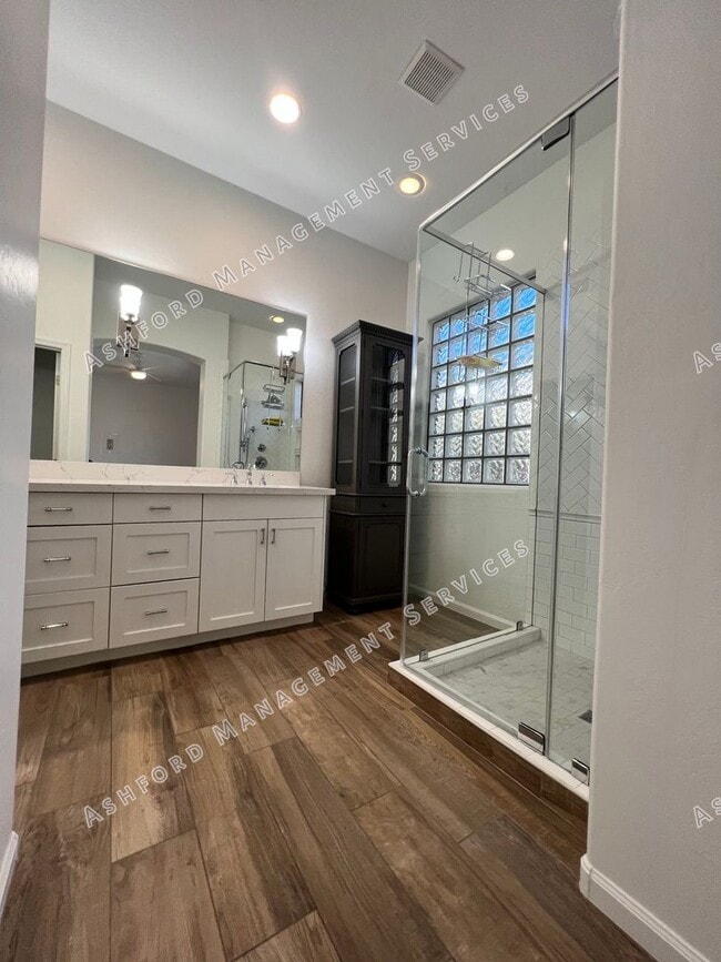 Building Photo - COME HOME TO LUXURY IN GATED GRAYHAWK GOLF...