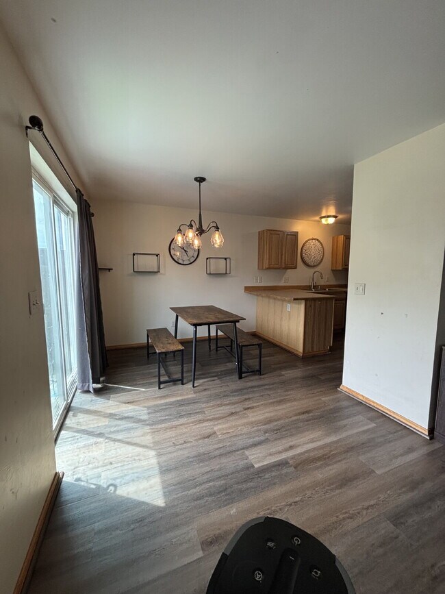 Building Photo - Charming 3-Bedroom  2.5 Bath retreat in Be...