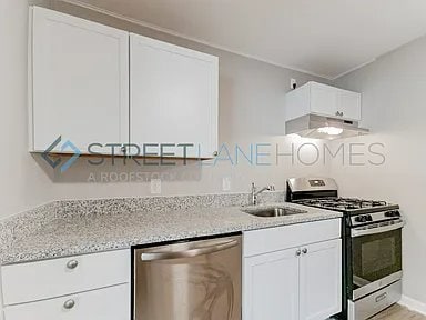 Building Photo - 9834 Lawnview Dr