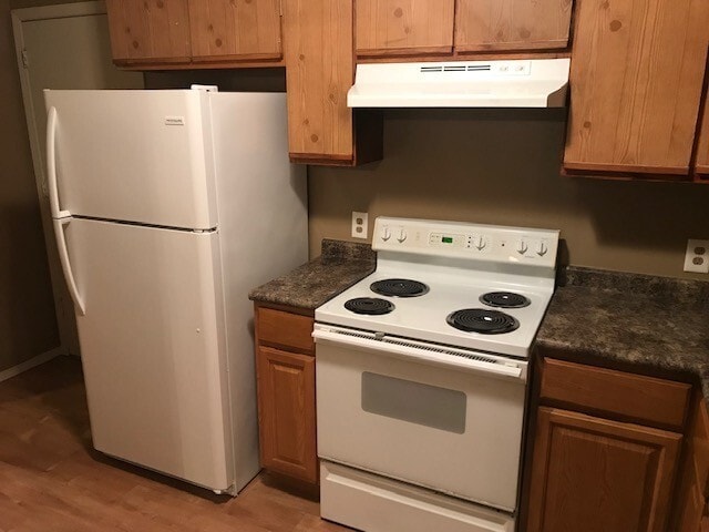 Building Photo - Large 3 Bedroom Duplex in Springdale!
