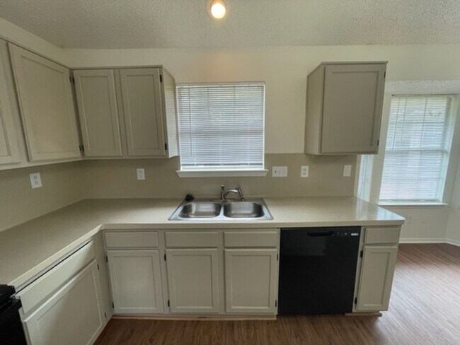 Building Photo - Beautiful 2 Story Updated Home in Grand Prairie